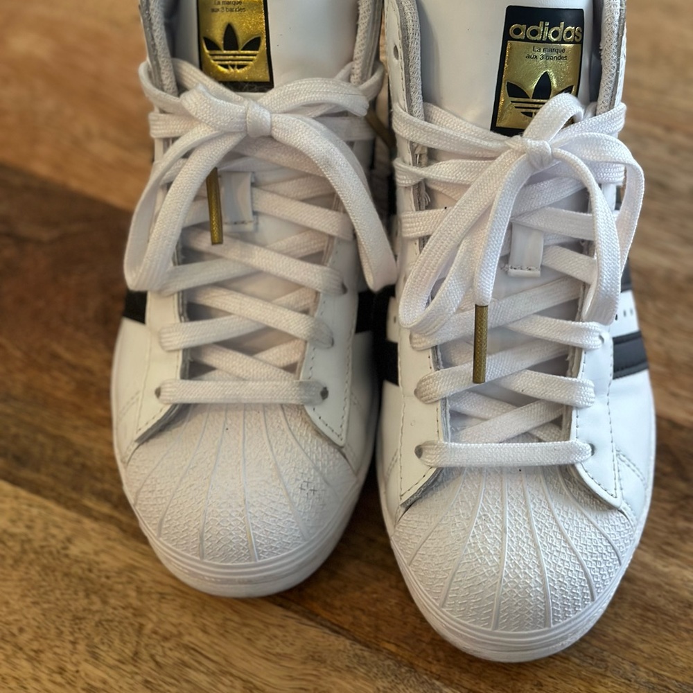 Hidden wedge adidas